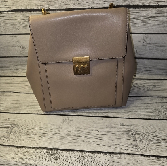 Michael Kors Mindy MD Leather Backpack Pre-owned main image 11